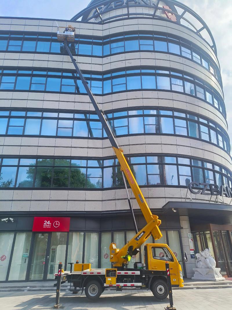 天津車載式高空作業(yè)車租賃 無需押金運費，靈活應對10-50米高空作業(yè)